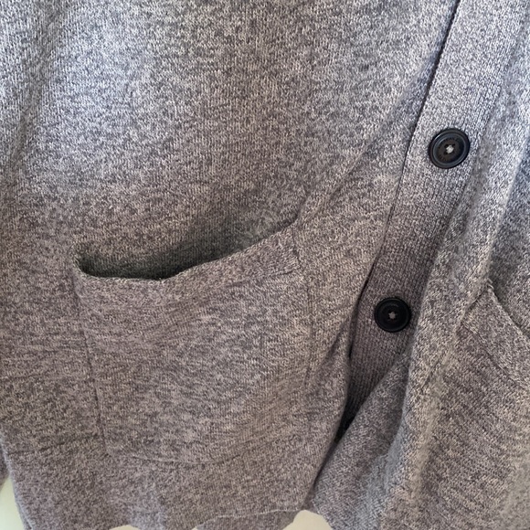 American Eagle Large Grey Cadigan - Picture 5 of 5